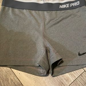 Women's nike pro athletic shorts size large